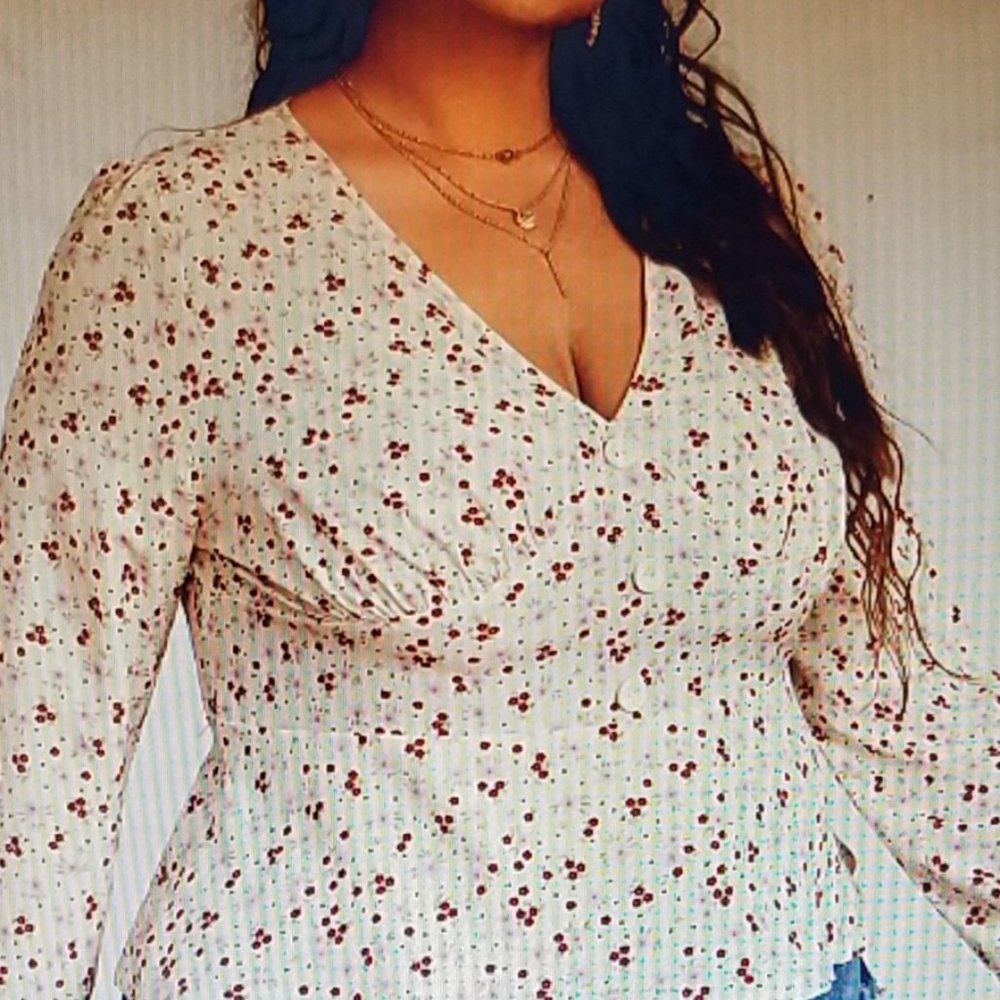 Plus Ditsy Floral Surplice Front Blouse (SIZE 1XL)